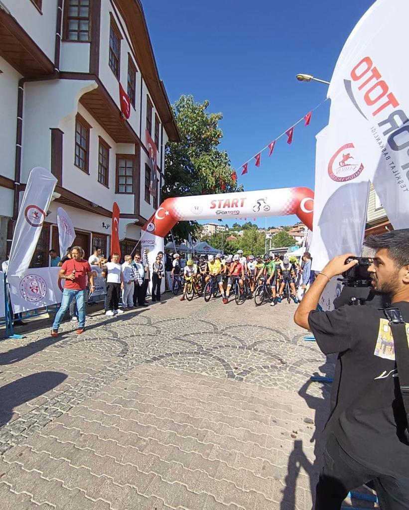 SAMKON Kurtuluş Yolu Bisiklet Turunda 2 gün 2 Etap  Havza  Amasya yarışımız başlamıştır