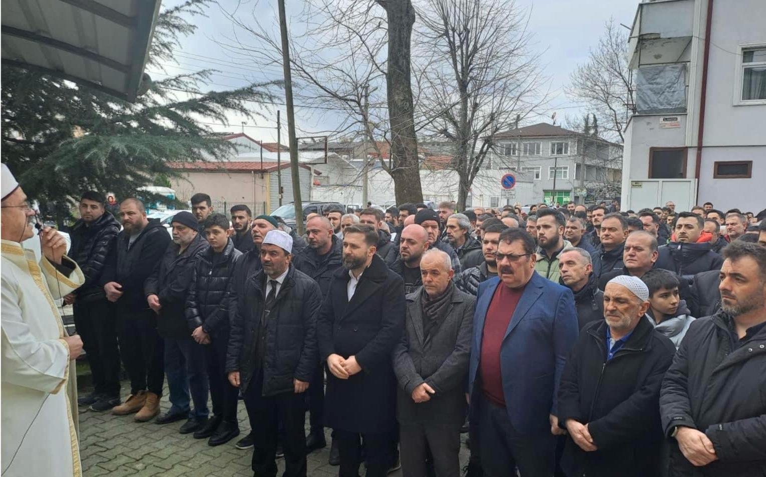 SAMKON muzun Yönetim Kurulu üyesi ve Sakarya Samsunlular Derneği Onursal Başkanı Sn Hafi GÜNDOĞDU nun vefatı nedeniyle son yolculuğuna uğurlandı 