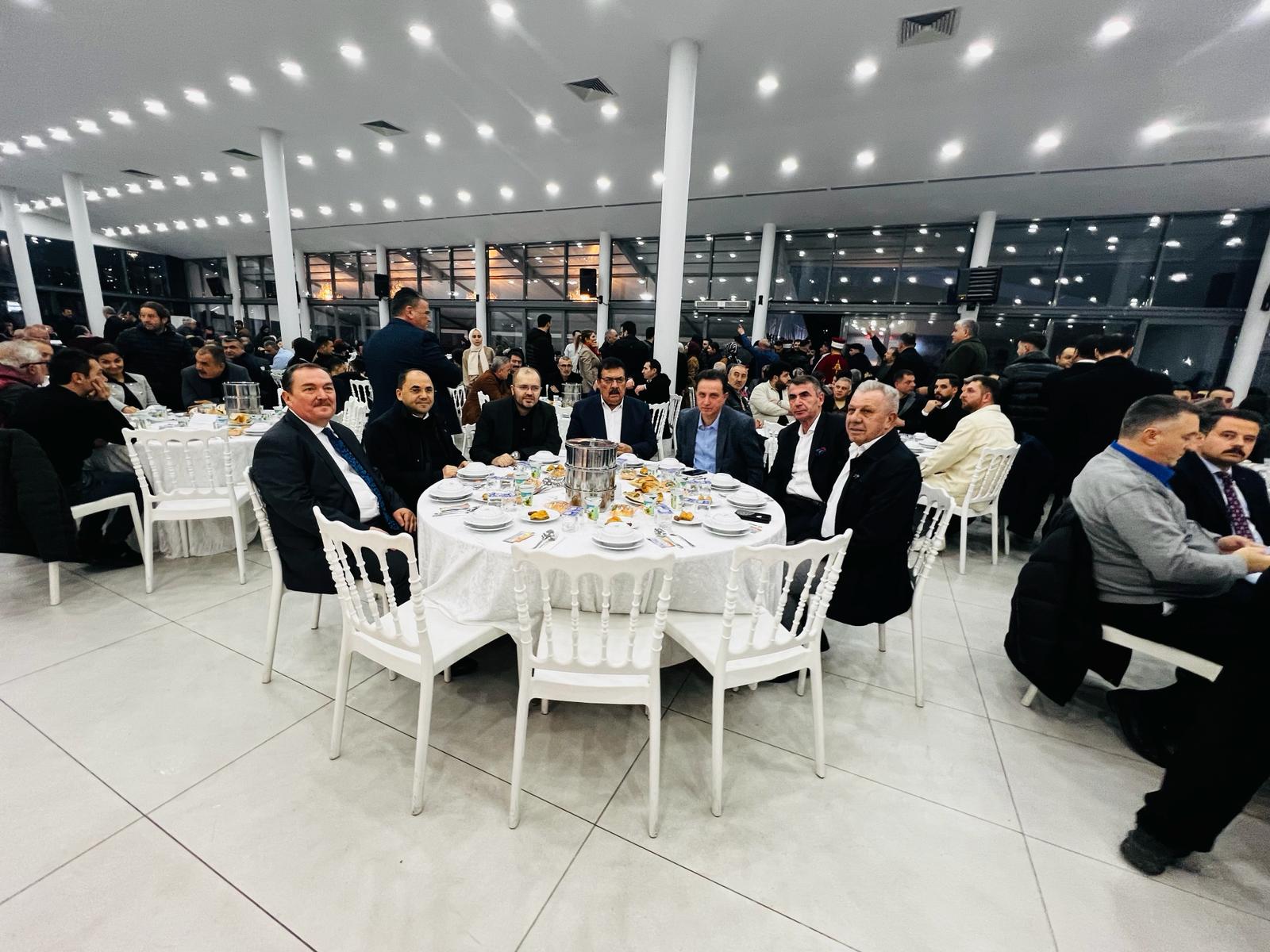 Eyüpsultan Belediyesi ile Eyüpsultan Samsunlular Derneğinin  12 03 2024 tarihinde birlikte düzenlemiş olduğu iftar programı